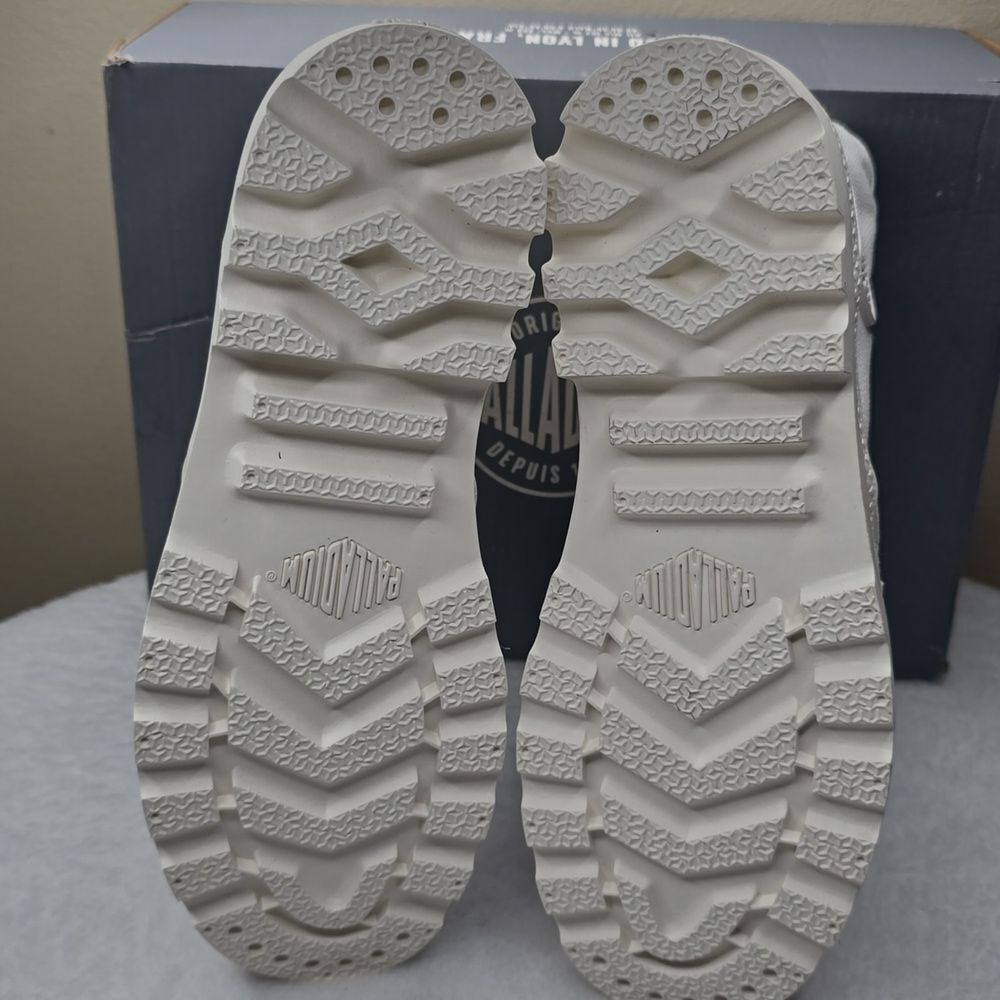 NIB Womens Palladium Pampa HI Sz 7 Star White - Picture 6 of 9